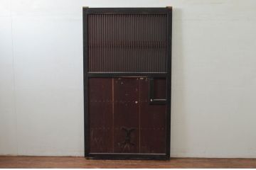 アンティーク建具　2トーンカラーが良いね　時代の流れを感じさせる格子蔵戸1枚(引き戸、玄関戸、格子戸)(R-079875)