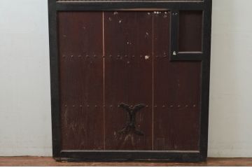アンティーク建具　2トーンカラーが良いね　時代の流れを感じさせる格子蔵戸1枚(引き戸、玄関戸、格子戸)(R-079875)