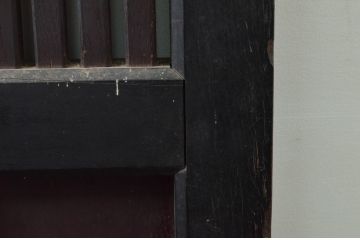 アンティーク建具　2トーンカラーが良いね　時代の流れを感じさせる格子蔵戸1枚(引き戸、玄関戸、格子戸)(R-079875)