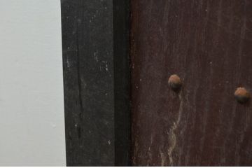 アンティーク建具　2トーンカラーが良いね　時代の流れを感じさせる格子蔵戸1枚(引き戸、玄関戸、格子戸)(R-079875)