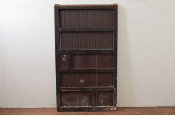 アンティーク建具　2トーンカラーが良いね　時代の流れを感じさせる格子蔵戸1枚(引き戸、玄関戸、格子戸)(R-079875)
