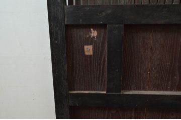 アンティーク建具　2トーンカラーが良いね　時代の流れを感じさせる格子蔵戸1枚(引き戸、玄関戸、格子戸)(R-079875)
