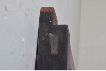 アンティーク建具　2トーンカラーが良いね　時代の流れを感じさせる格子蔵戸1枚(引き戸、玄関戸、格子戸)(R-079875)