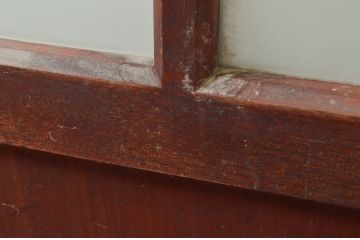 アンティーク建具　落ち着いた和の雰囲気におすすめなガラス入り升目(マス目)格子蔵戸1枚(きつね格子、狐格子、玄関戸、格子戸、ガラス戸、引き戸)(R-079876)