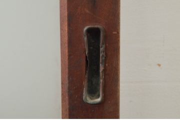 アンティーク建具　落ち着いた和の雰囲気におすすめなガラス入り升目(マス目)格子蔵戸1枚(きつね格子、狐格子、玄関戸、格子戸、ガラス戸、引き戸)(R-079876)