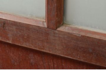 アンティーク建具　落ち着いた和の雰囲気におすすめなガラス入り升目(マス目)格子蔵戸1枚(きつね格子、狐格子、玄関戸、格子戸、ガラス戸、引き戸)(R-079876)