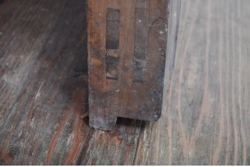 アンティーク建具　欅(ケヤキ)材　時を経た風合いが楽しめる蔵戸1枚(引き戸、玄関戸)(R-079877)