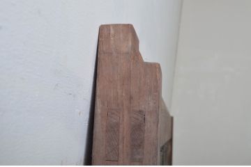 アンティーク建具　上手物!!　総欅(ケヤキ)材　珍しい大振りサイズ!!胴板張りが貫禄のある背の高い細かな升目(マス目)格子蔵戸1枚(きつね格子、狐格子、引き戸、玄関戸)(R-079879)