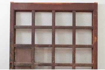 アンティーク建具　欅(ケヤキ)材　和モダンな雰囲気を醸し出す升目(マス目)格子蔵戸1枚(きつね格子、狐格子、引き戸、玄関戸)(R-079880)