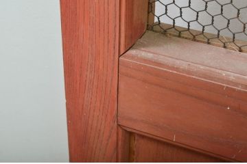 アンティーク建具　総欅(ケヤキ)材　味わい深い風合いが魅力の升目(マス目)格子蔵戸1枚(きつね格子、狐格子、引き戸、玄関戸)(R-079882)