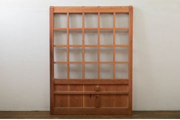 アンティーク建具　総欅(ケヤキ)材　味わい深い風合いが魅力の升目(マス目)格子蔵戸1枚(きつね格子、狐格子、引き戸、玄関戸)(R-079882)
