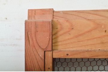 アンティーク建具　総欅(ケヤキ)材　味わい深い風合いが魅力の升目(マス目)格子蔵戸1枚(きつね格子、狐格子、引き戸、玄関戸)(R-079882)