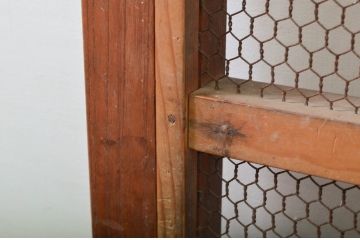 アンティーク建具　総欅(ケヤキ)材　味わい深い風合いが魅力の升目(マス目)格子蔵戸1枚(きつね格子、狐格子、引き戸、玄関戸)(R-079882)