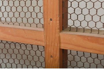 アンティーク建具　総欅(ケヤキ)材　味わい深い風合いが魅力の升目(マス目)格子蔵戸1枚(きつね格子、狐格子、引き戸、玄関戸)(R-079882)