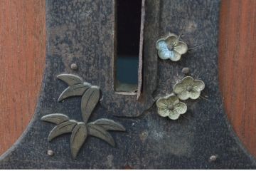 アンティーク建具　総欅(ケヤキ)材　味わい深い木の風合いが魅力的な蔵戸1枚(引き戸、玄関戸)(R-079883)