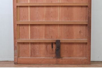 アンティーク建具　総欅(ケヤキ)材　味わい深い木の風合いが魅力的な蔵戸1枚(引き戸、玄関戸)(R-079883)