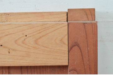 アンティーク建具　総欅(ケヤキ)材　味わい深い木の風合いが魅力的な蔵戸1枚(引き戸、玄関戸)(R-079883)