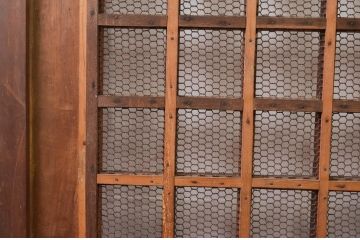 アンティーク建具　栗材　味わい深い風合いが魅力の升目(マス目)格子蔵戸1枚(きつね格子、狐格子、引き戸、玄関戸、格子戸)(R-079885)
