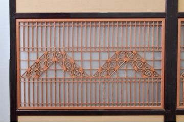 アンティーク建具　高級品!!　漆塗り框の組子入りガラス帯戸2枚セット(引き戸、ガラス戸)(R-079887)