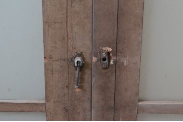 アンティーク建具　ペイント仕上げ限定　レトロな雰囲気づくりにおすすめのガラス戸2枚セット(引き戸)(R-079888)