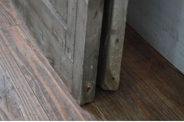アンティーク建具　ペイント仕上げ限定　レトロな雰囲気づくりにおすすめのガラス戸2枚セット(引き戸)(R-079888)