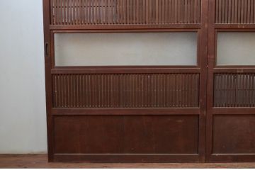 アンティーク建具　美品　腰板欅(ケヤキ)材　風情のある佇まいが魅力的な裏障子付き幅広格子戸2枚セット(帯戸、引き戸、障子戸)(R-079889)