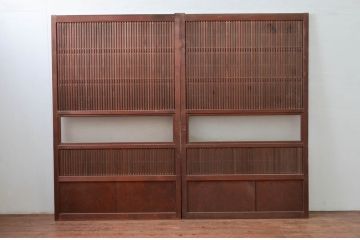 アンティーク建具　美品　腰板欅(ケヤキ)材　風情のある佇まいが魅力的な裏障子付き幅広格子戸2枚セット(帯戸、引き戸、障子戸)(R-079890)