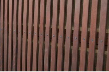 アンティーク建具　美品　腰板欅(ケヤキ)材　風情のある佇まいが魅力的な裏障子付き幅広格子戸2枚セット(帯戸、引き戸、障子戸)(R-079890)