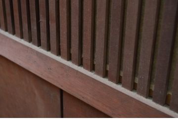 アンティーク建具　美品　腰板欅(ケヤキ)材　風情のある佇まいが魅力的な裏障子付き幅広格子戸2枚セット(帯戸、引き戸、障子戸)(R-079890)