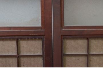 アンティーク建具　美品　腰板欅(ケヤキ)材　風情のある佇まいが魅力的な裏障子付き幅広格子戸2枚セット(帯戸、引き戸、障子戸)(R-079890)