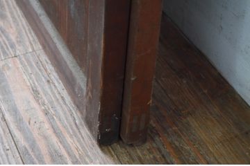 アンティーク建具　美品　腰板欅(ケヤキ)材　風情のある佇まいが魅力的な裏障子付き幅広格子戸2枚セット(帯戸、引き戸、障子戸)(R-079890)