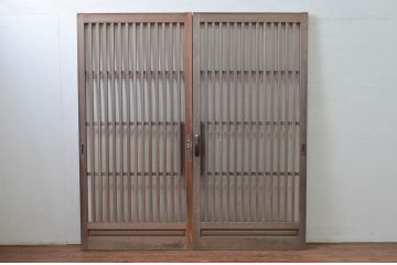 アンティーク建具　和の空間づくりにおすすめの数寄屋の荒格子戸2枚セット(引き戸)(R-079891)