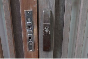 アンティーク建具　和の空間づくりにおすすめの数寄屋の荒格子戸2枚セット(引き戸)(R-079891)