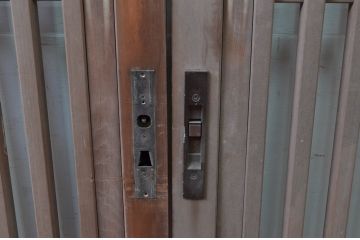 アンティーク建具　和の空間づくりにおすすめの数寄屋の荒格子戸2枚セット(引き戸)(R-079891)