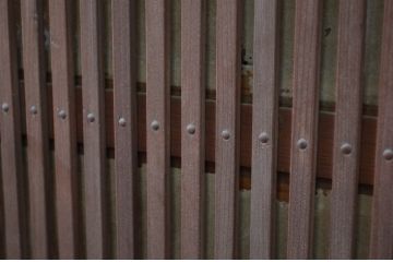 アンティーク建具　どこか懐かしい雰囲気を醸し出す裏障子付き格子戸1枚(引き戸、障子戸、帯戸)(R-079893)