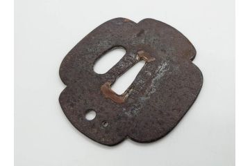 時代武具　相州住 政宗?　在銘　鉄地　木瓜形　時代を経た重みを感じる鍔(彫刻、刀装具)(R-079902)