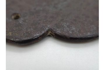 時代武具　相州住 政宗?　在銘　鉄地　木瓜形　時代を経た重みを感じる鍔(彫刻、刀装具)(R-079902)