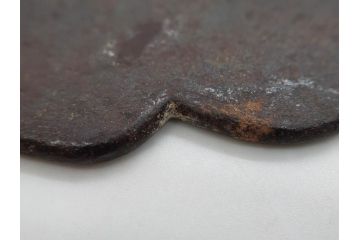 時代武具　相州住 政宗?　在銘　鉄地　木瓜形　時代を経た重みを感じる鍔(彫刻、刀装具)(R-079902)