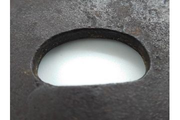 時代武具　鉄地　堅丸形　獅子　蝶　牡丹　細かな装飾が目を引く鍔(花、ライオン、ちょう、彫刻、刀装具)(R-079903)