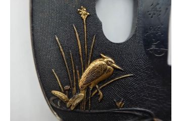 時代武具　東吟亭義照(佐藤義照)　赤銅　魚子地　雲隠れ月に花鳥図　大小揃　匠の美技に見惚れる鍔(桜、燕、ツバメ、サギ、鷺、後藤一乗門、七子地、金彩、彫刻、刀装具、ケース付き)(R-079904)