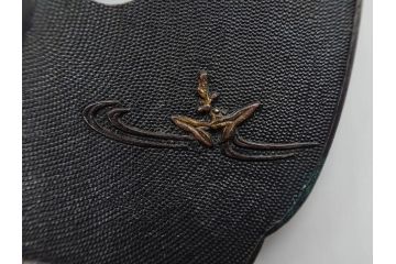 時代武具　東吟亭義照(佐藤義照)　赤銅　魚子地　雲隠れ月に花鳥図　大小揃　匠の美技に見惚れる鍔(桜、燕、ツバメ、サギ、鷺、後藤一乗門、七子地、金彩、彫刻、刀装具、ケース付き)(R-079904)