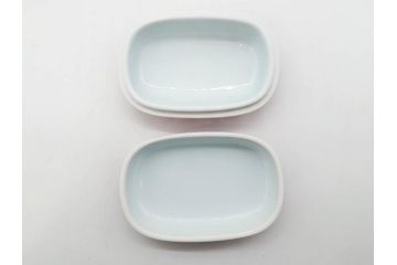 有田焼　源右衛門窯　染錦　水鳥図　栓抜/赤絵　梅地紋　楊枝入/染錦　あやめ絵　小鉢　匠の美技を堪能できる源右衛門3点セット(花、向付、深皿、和皿、和食器、裏印、共箱付き)(R-079905)