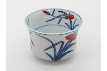 有田焼　源右衛門窯　染錦　水鳥図　栓抜/赤絵　梅地紋　楊枝入/染錦　あやめ絵　小鉢　匠の美技を堪能できる源右衛門3点セット(花、向付、深皿、和皿、和食器、裏印、共箱付き)(R-079905)