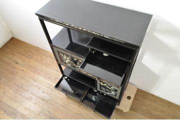 アジアンビンテージ　韓国　華やかな螺鈿(ラデン)細工が目を引く茶棚(飾り棚、違い棚、収納棚、戸棚、ヴィンテージ)(R-079919)
