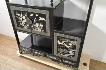 アジアンビンテージ　韓国　華やかな螺鈿(ラデン)細工が目を引く茶棚(飾り棚、違い棚、収納棚、戸棚、ヴィンテージ)(R-079919)