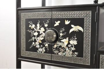 アジアンビンテージ　韓国　華やかな螺鈿(ラデン)細工が目を引く茶棚(飾り棚、違い棚、収納棚、戸棚、ヴィンテージ)(R-079919)