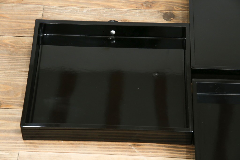 アジアンビンテージ　韓国　華やかな螺鈿(ラデン)細工が目を引く茶棚　(R-079919)