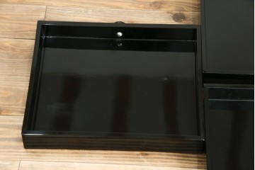 アジアンビンテージ　韓国　華やかな螺鈿(ラデン)細工が目を引く茶棚　(R-079919)