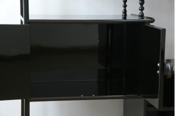 アジアンビンテージ　韓国　華やかな螺鈿(ラデン)細工が目を引く茶棚　(R-079919)