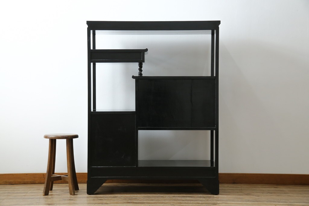 アジアンビンテージ　韓国　華やかな螺鈿(ラデン)細工が目を引く茶棚　(R-079919)